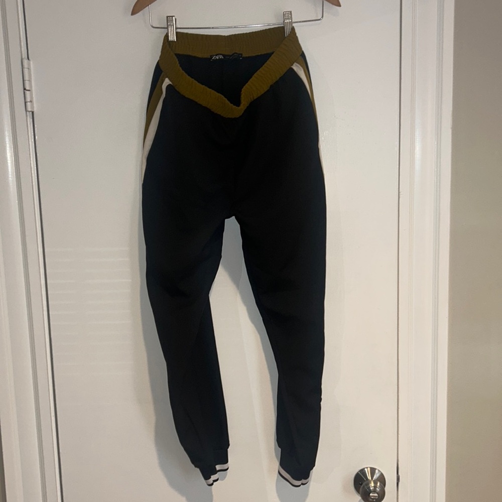 Used black and white Zara joggers